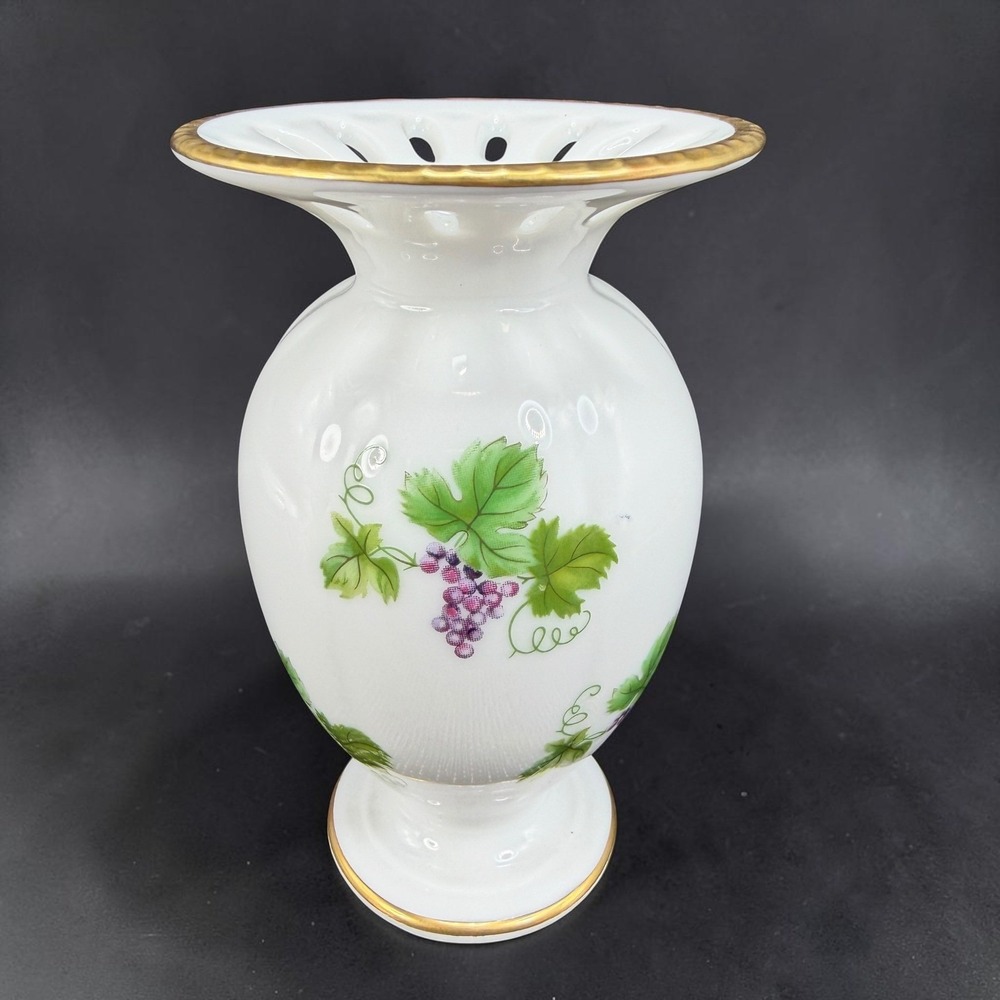 Adam & Eve Tachikichi Japan Porcelain Bud Vase‎ Grape Vine Gold Rim Flower Frog